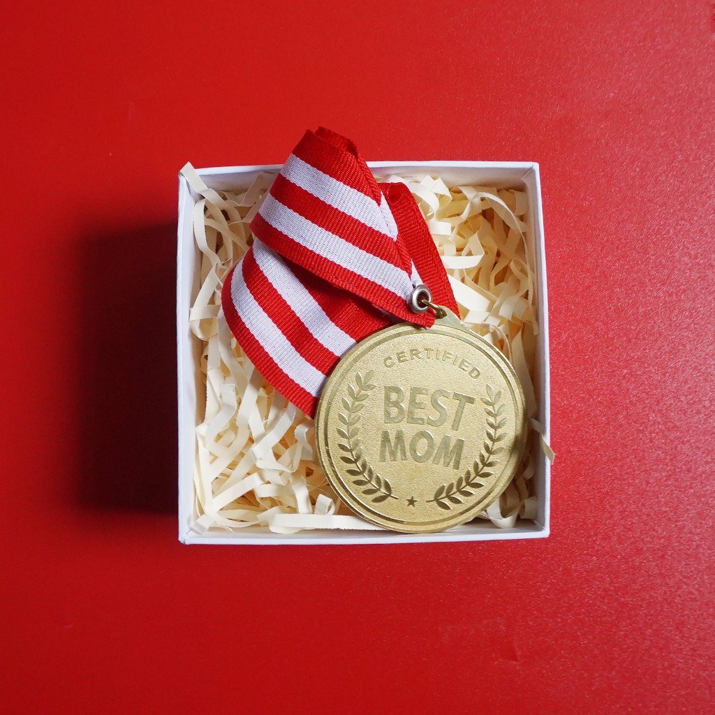

Goodiebox Paket Mini Box Medali Best Mom Kado
