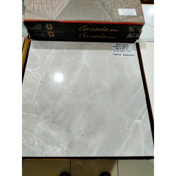 keramik lantai kilap campur motif platinum 50x50 kw1