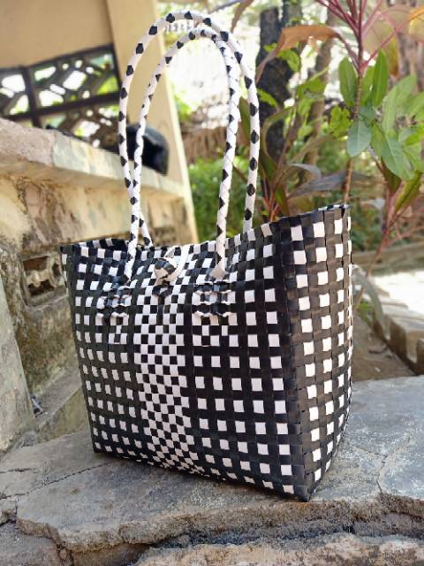 Tas Belanja Monochrome Catur Tengah