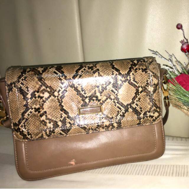 Tas snake charles and keith
