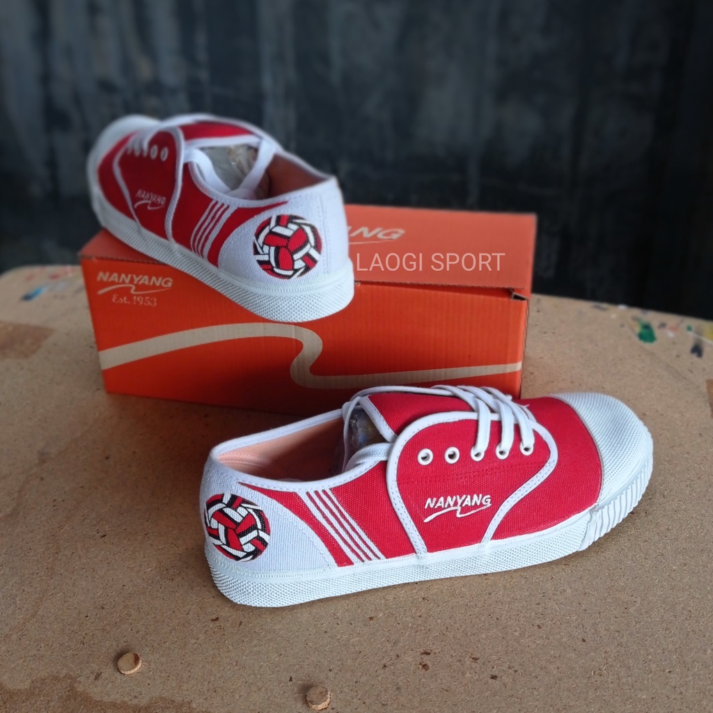 Sepatu nanyang motif takraw merah putih