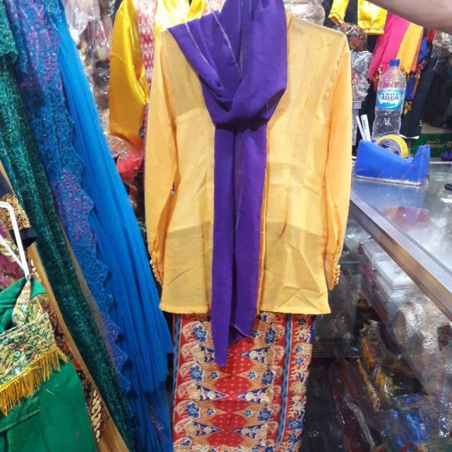 Pakaian Adat Betawi  Kebaya  Encim Baju  Adat Tradisional