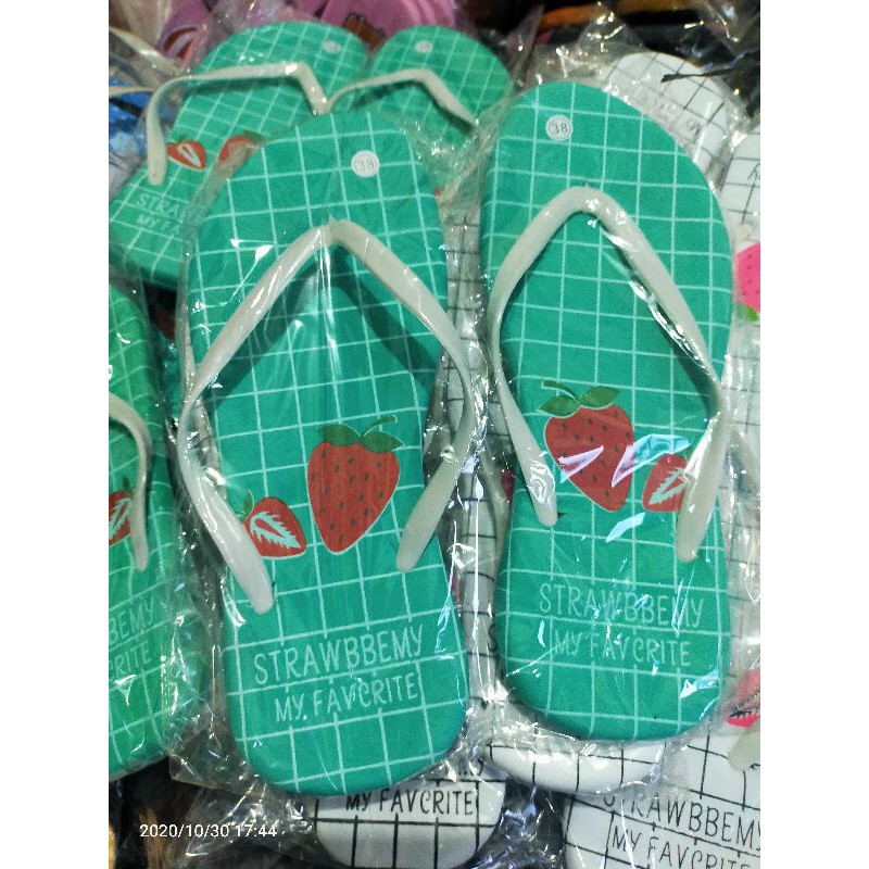 SANDAL JEPIT WANITA MOTIF STRAWBERRY KOTAK