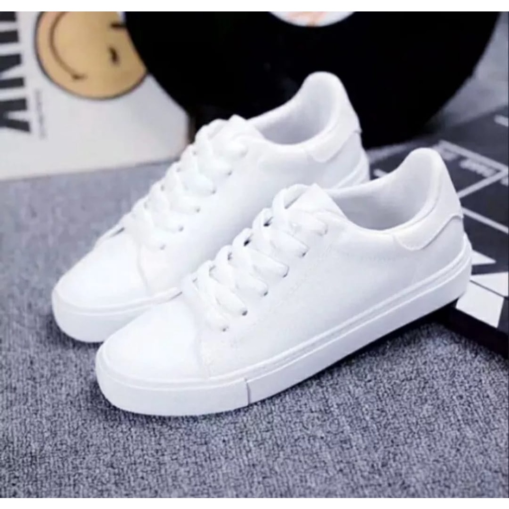 SEPATU SNEAKERS PRIA BASIC CASUAL  SPORT SENJI POLOS PUTIH PRIA SEPATU
