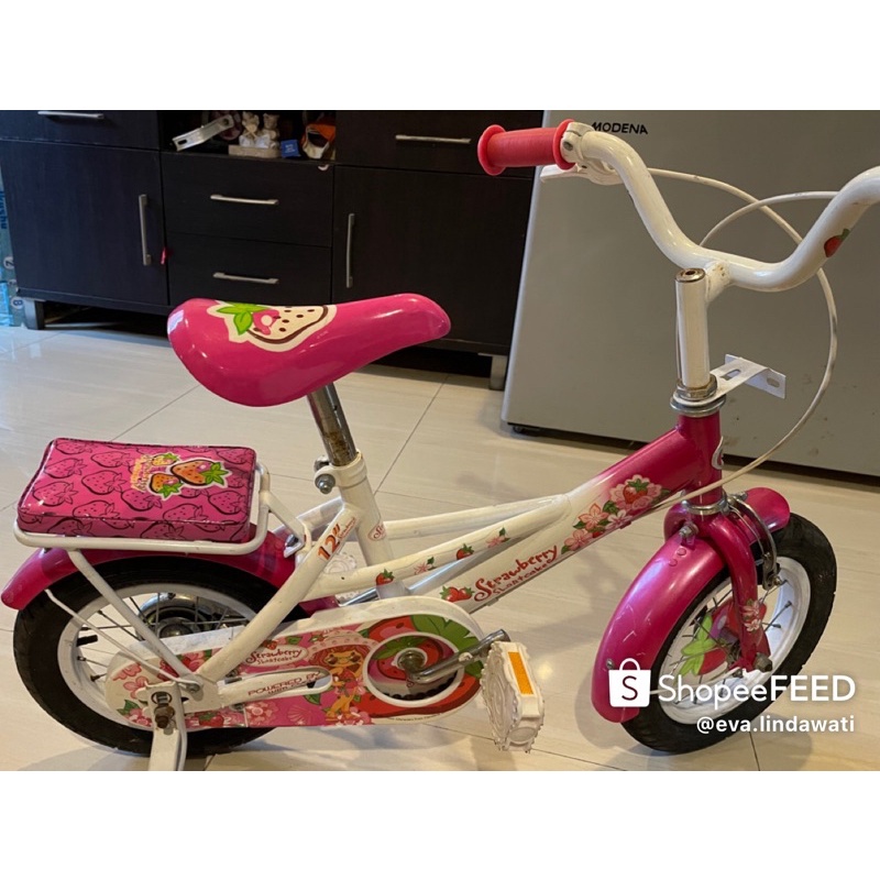 Sepeda anak Wimcycle Strawbery short cake 12" (preloved)