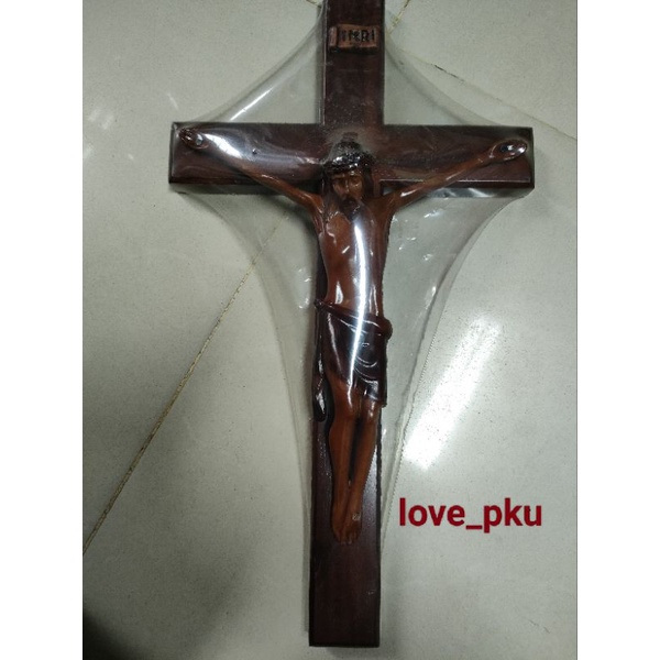 Salib dinding Tuhan Yesus