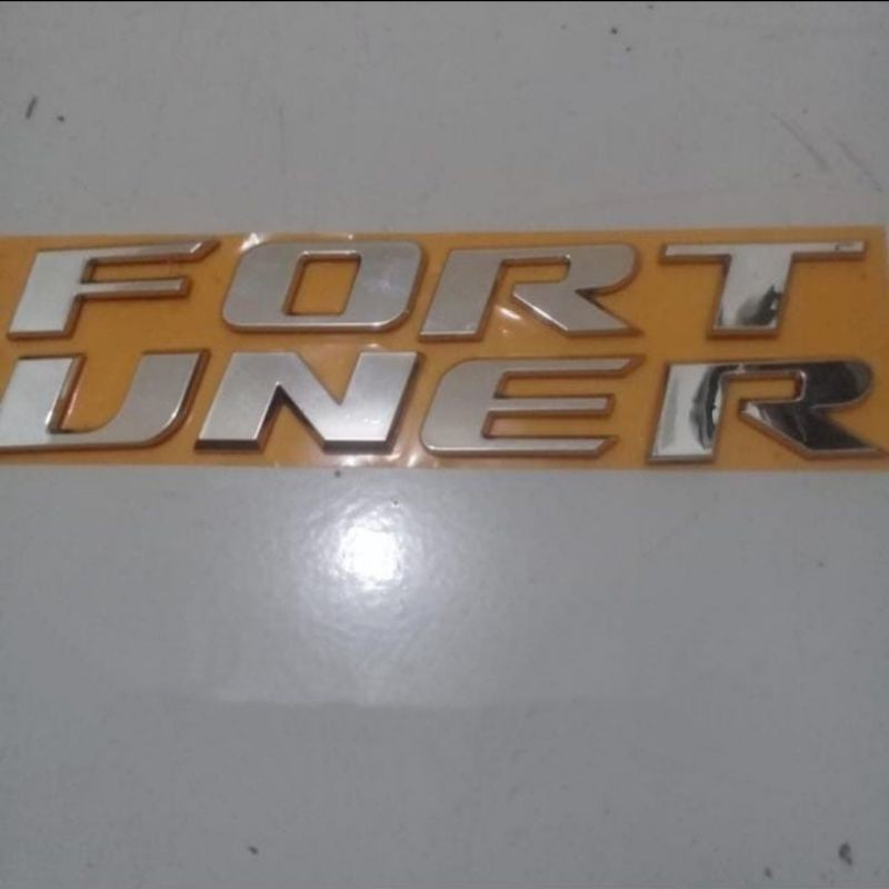 Tulisan Fortuner VRZ kap mesin