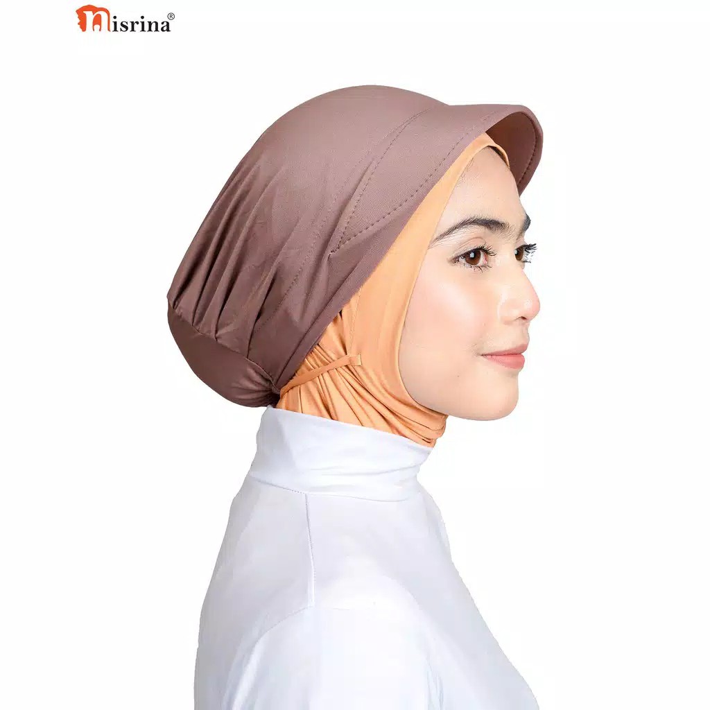 Nisrina Ciput Topi Cepol Deby Pet