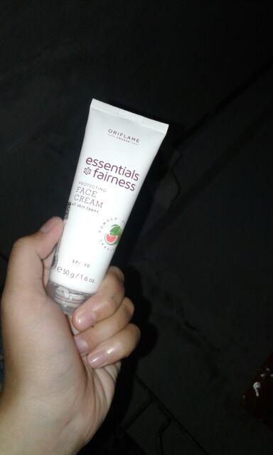 Diskon 50% Essential Fairness Whitening Perawatan Pencerah Wajah Kulit Normal