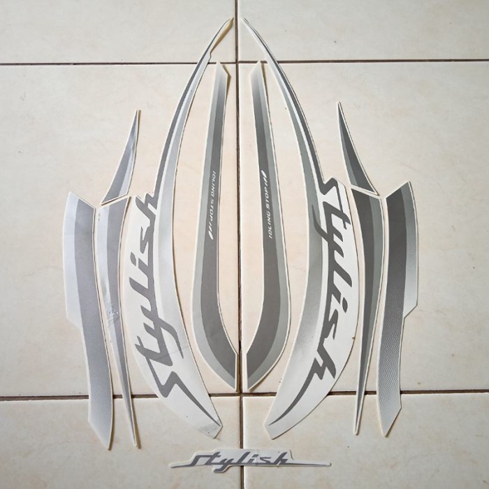 stiker motor scoopy stylish 2019 putih