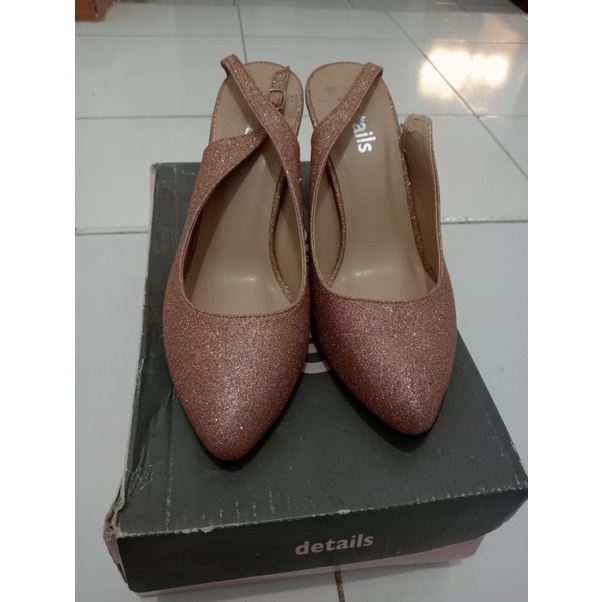 Preloved Heels pink details