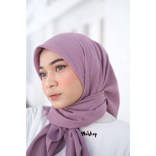 Jilbab Paris Premium Tepi Jahit / Segiempat Paris Voal Premium Anti Letoy