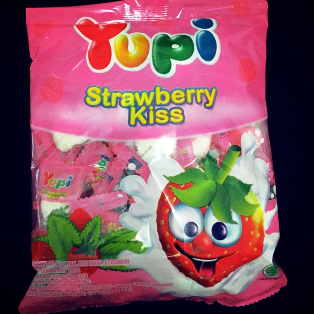 

Yupi strawberry kiss sak