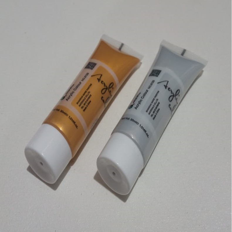 

Cat Acrylic Paint 30ml / Cat Acrylic Maries Silver & Gold