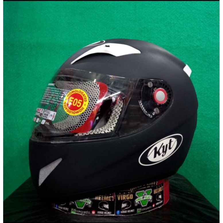 KYT HELM C4 TECH SOLID BLACK MATT HELM LEGENDARIS