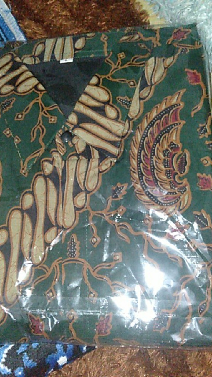 Paramarta Hijau Kemeja Batik Pria Lengan Panjang