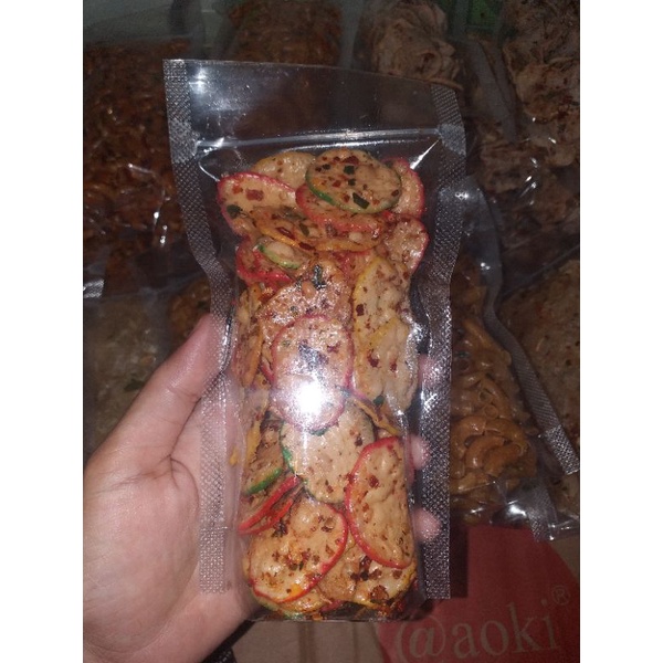 

KERUPUK SEBLAK KERING/KERUPUK SEBLAK RENYAH DAUN JERUK/60-70gr (COD)