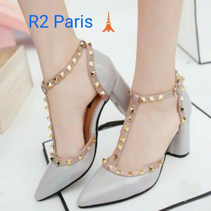 Heels Wanita Valentino Studed