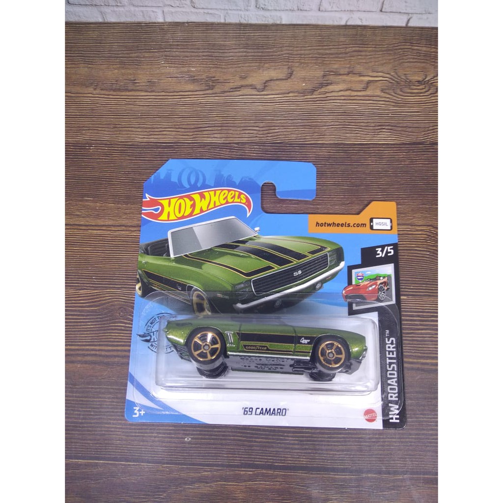 Hot Wheels 69 Camaro HIJAU HW Short Card Roadsters 3/5