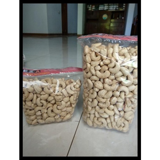 

DISKON TERBATAS !!! 1 KG KACANG MEDE MENTAH SUPER TERLARIS