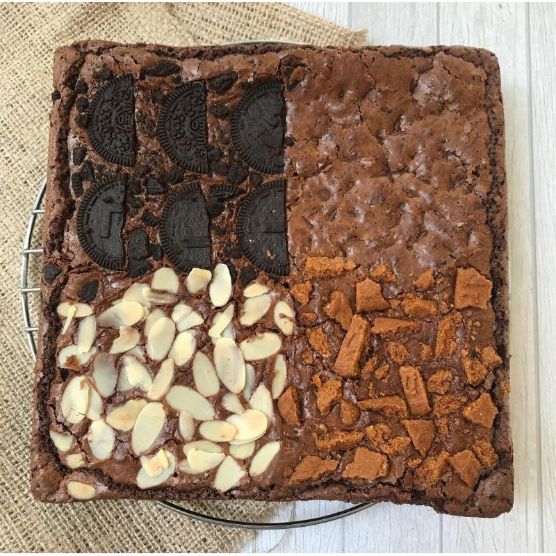 

Fudgy Premium Brownies 20x20 mix rasa