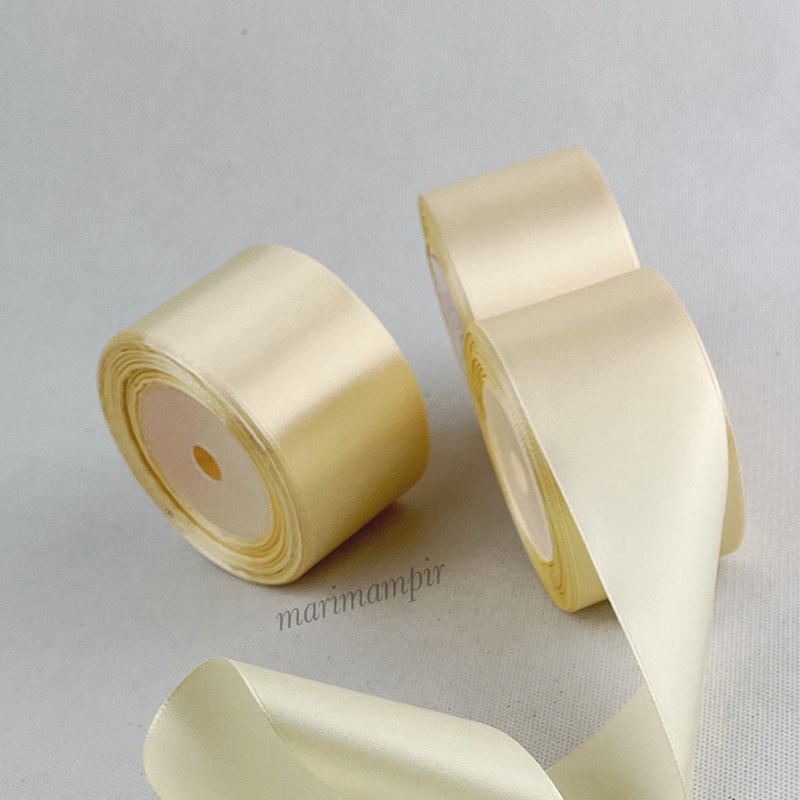 

PITA SATIN KAIN 2 INCI / 5 CM WARNA IVORY #002