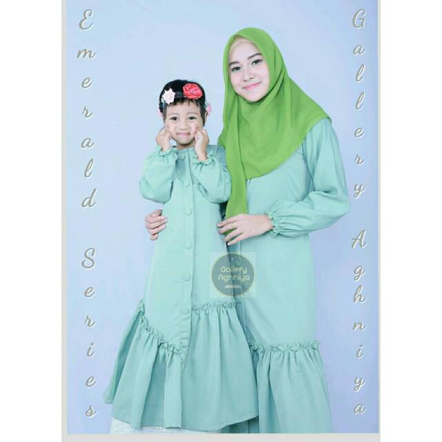 Free Hijab Gamis Couple Mom & Kids ibu dan anak Warna Hijau Emerald Bahan Amunzen Hijau Sage Amunzen