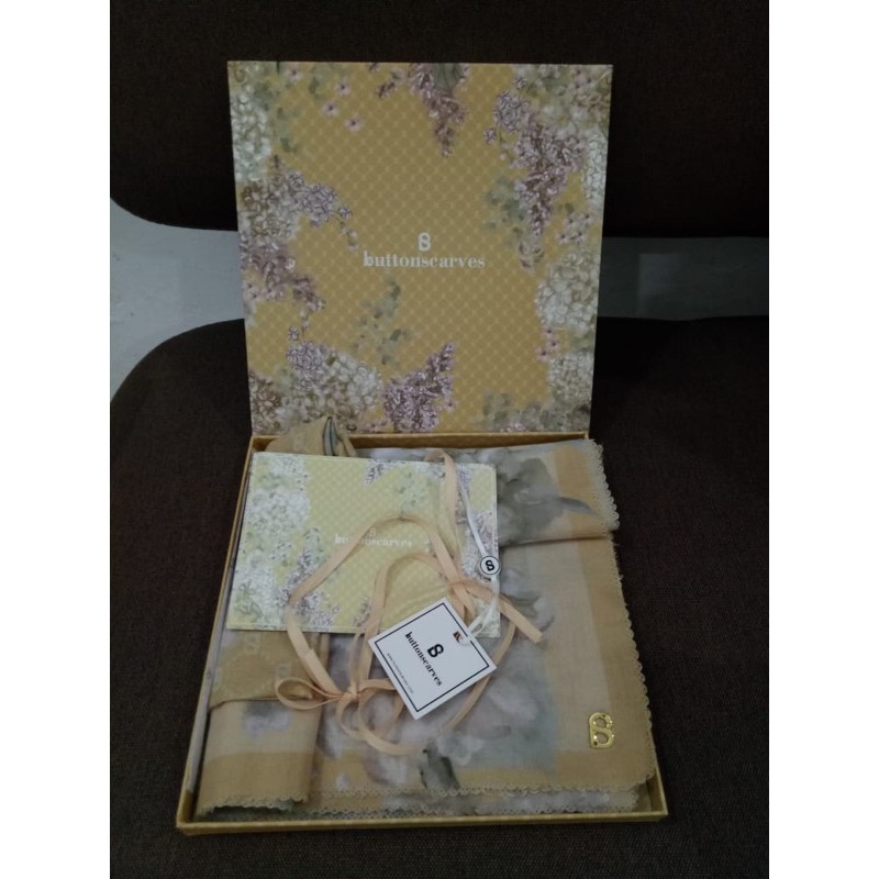 Buttonscarves Hydrangea Preloved