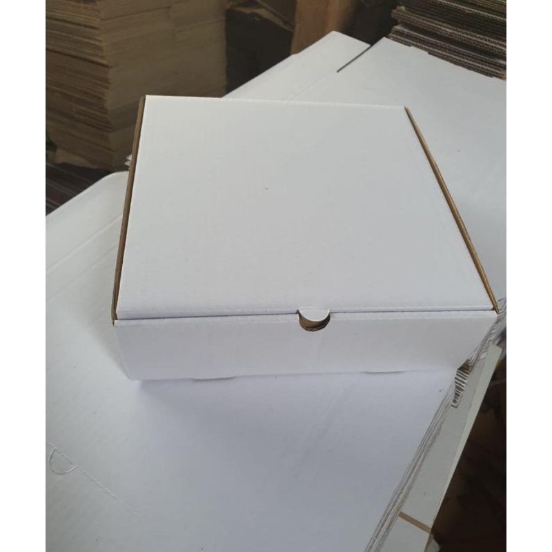 

dus putih box kardus dus 24 x 24 x 7
