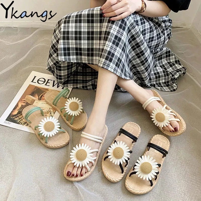 (COD) Sandal Flat Tali Jelly Bunga Daisy Women Flip Flops Sendal Wanita  MALL SHOPPING