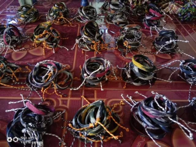 Gelang tangan serut tenun ikat  wanita pria 1kg muat 50pcs