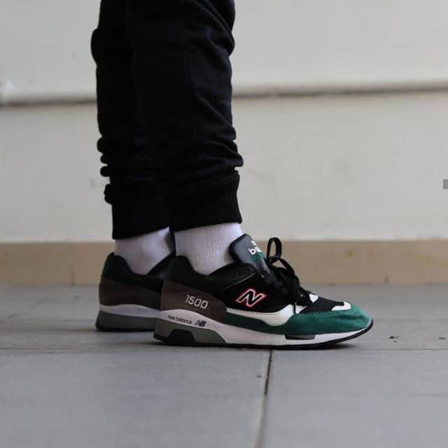 New balance 1500 black olive logo pink