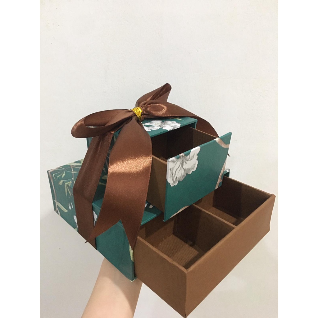 Costume Hampers/Hardbox edisi mooncake box exclusive Paket besar+kecil