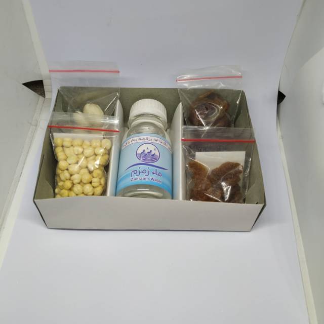 

Paket oleh-oleh haji kurma kacang arab zam-zam kismis