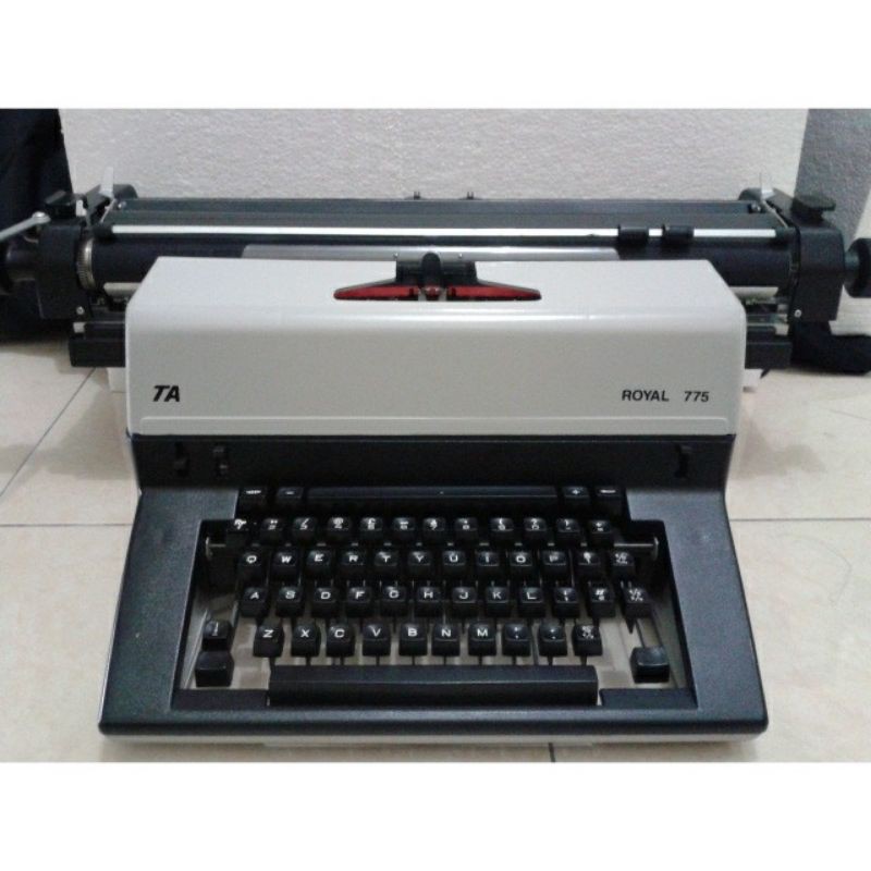 ROYAL MESIN KETIK 775 (TA ROYAL 775)
