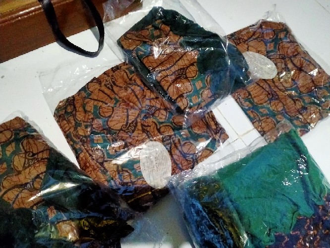 Batik Couple Keluarga Sania Ruffle Ori Ndoro Jowi Dnt Motif Rampel Hijau