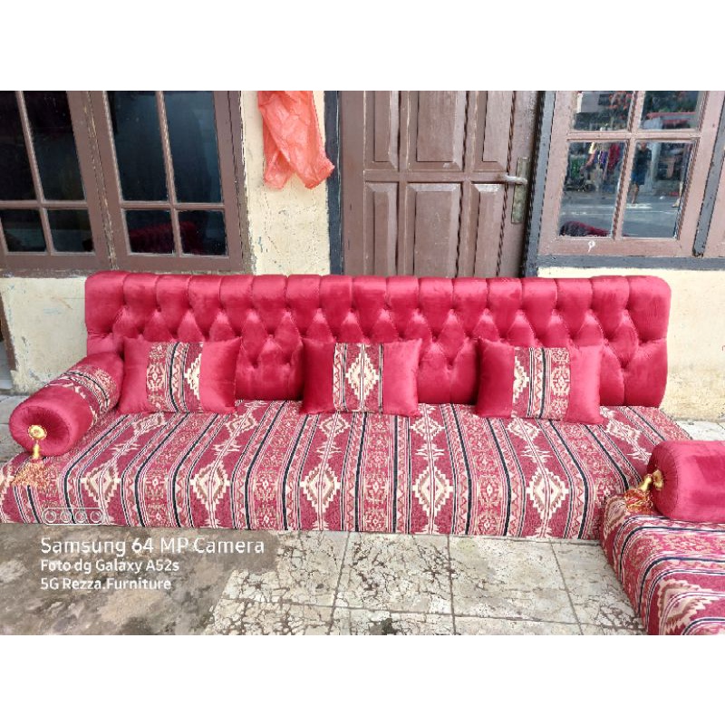 Sofa Arabian Lesehan Merah Merona