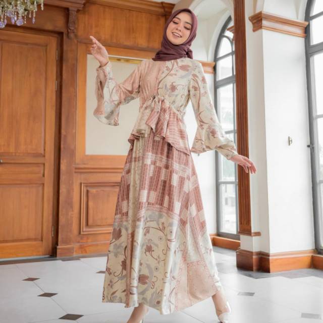 Dress Blouse Wearing Klamby New