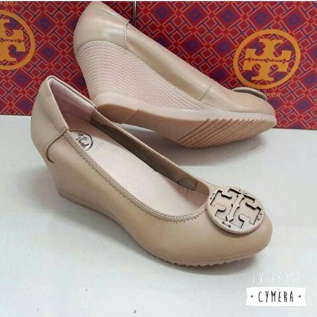 Tory wedges leather