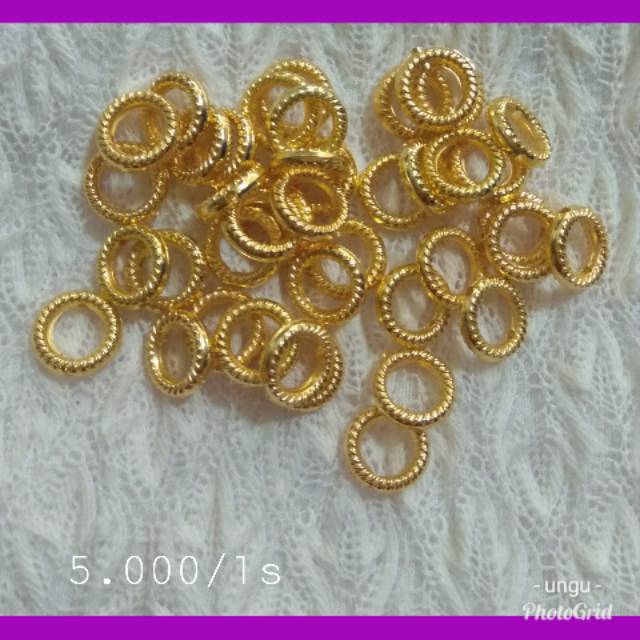 Ring pandora gold motif