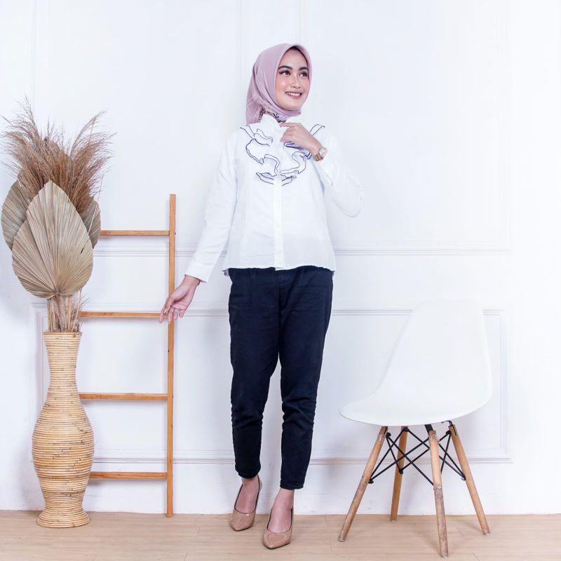 KEMEJA PUTIH DALAMAN BLEZER CEWEK