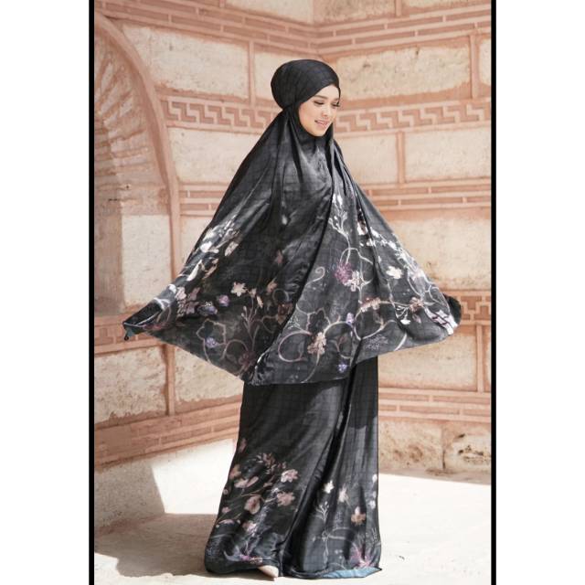 Prayer Robe Buttonscarver Sofya Raisin