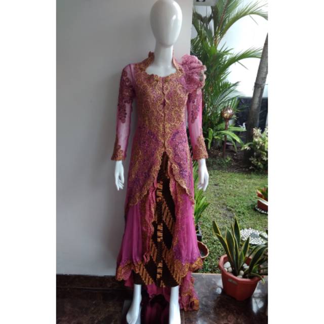 Kebaya manten pink vario