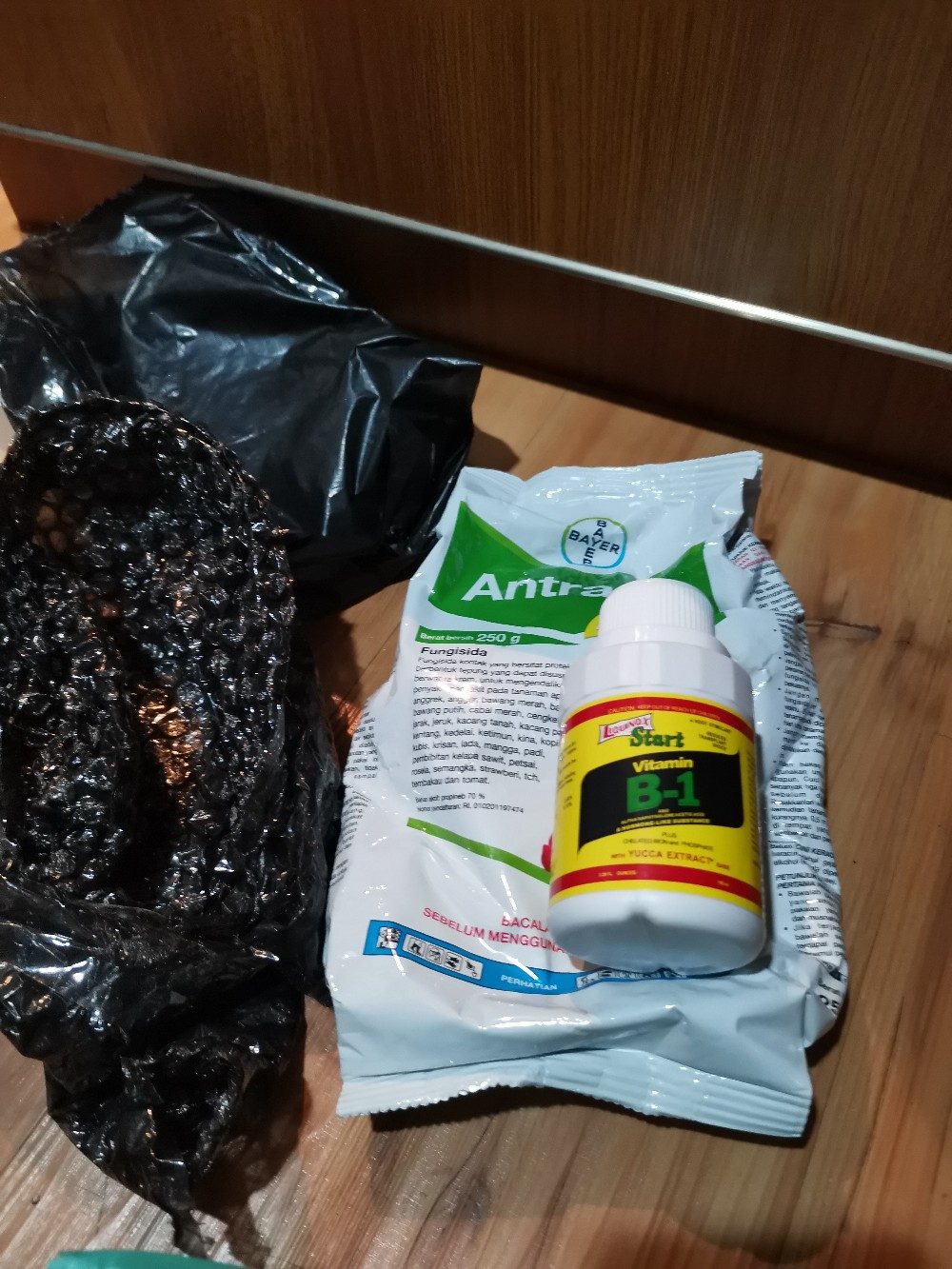 Fungisida Antracol 70 Wp 250gr