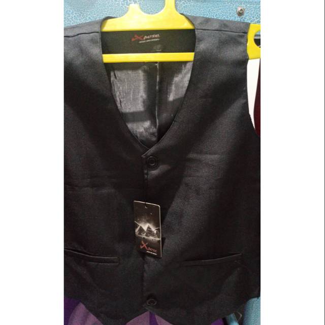 Preloved Vest Hitam