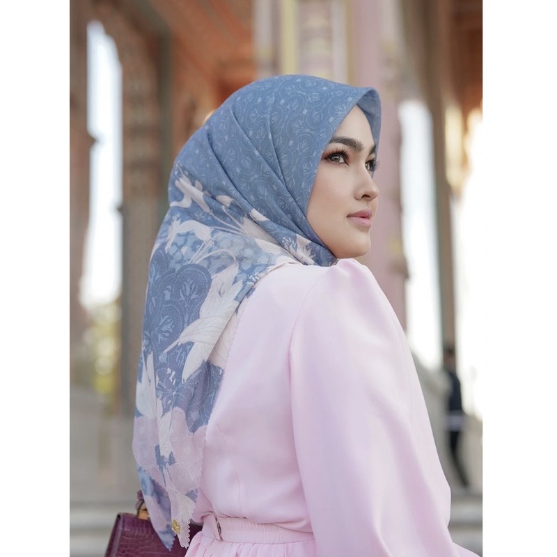 ButtonScarves MaharaniBlue