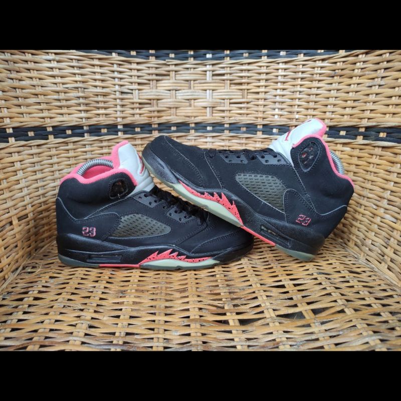 AIR JORDAN RETRO 5 BLACK ALARMING