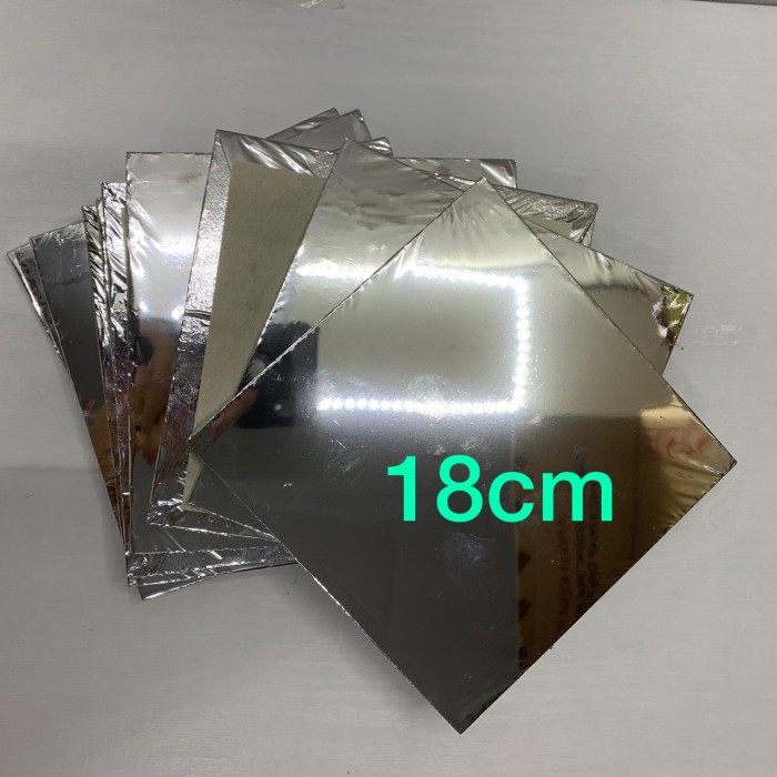 

Alas Kue Silver Kotak 18 cm Tatakan Cake Warna Perak Triplek 1 Pcs