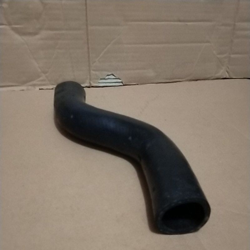 SELANG ATAS RADIATOR FORD LASER / HOSE RADIATOR UP FORD LASER