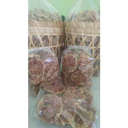 

rempeyek kacang bulat renyaah